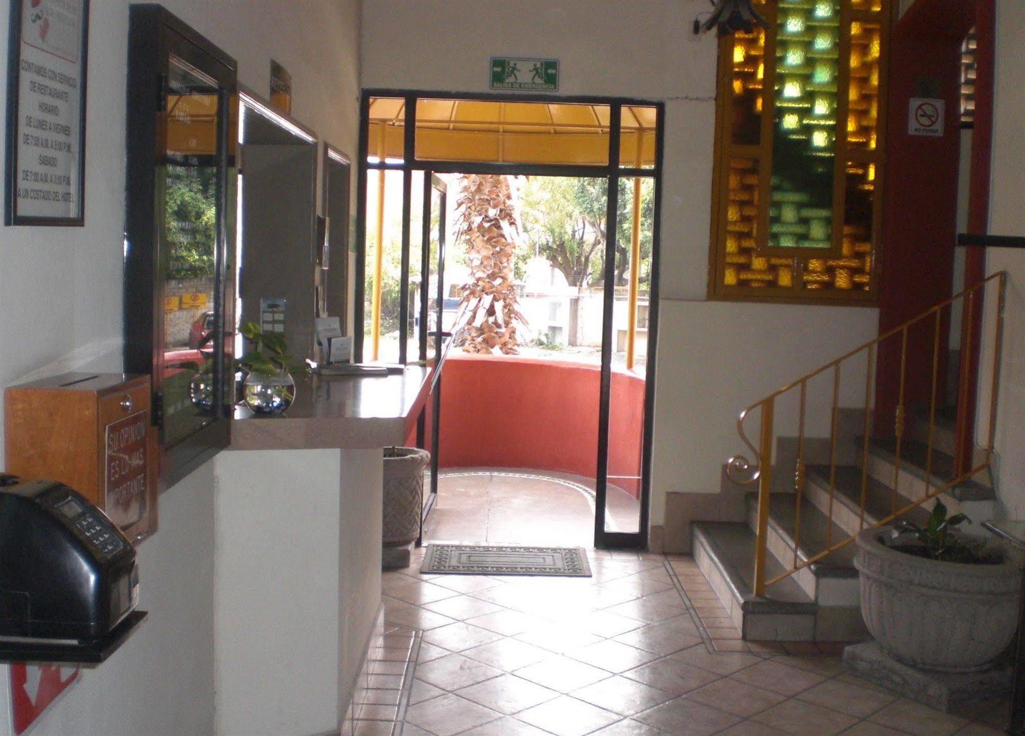 Hotel Arboledas Industrial Guadalajara Esterno foto